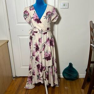 Lulu’s Floral Maxi dress Women’s Medium